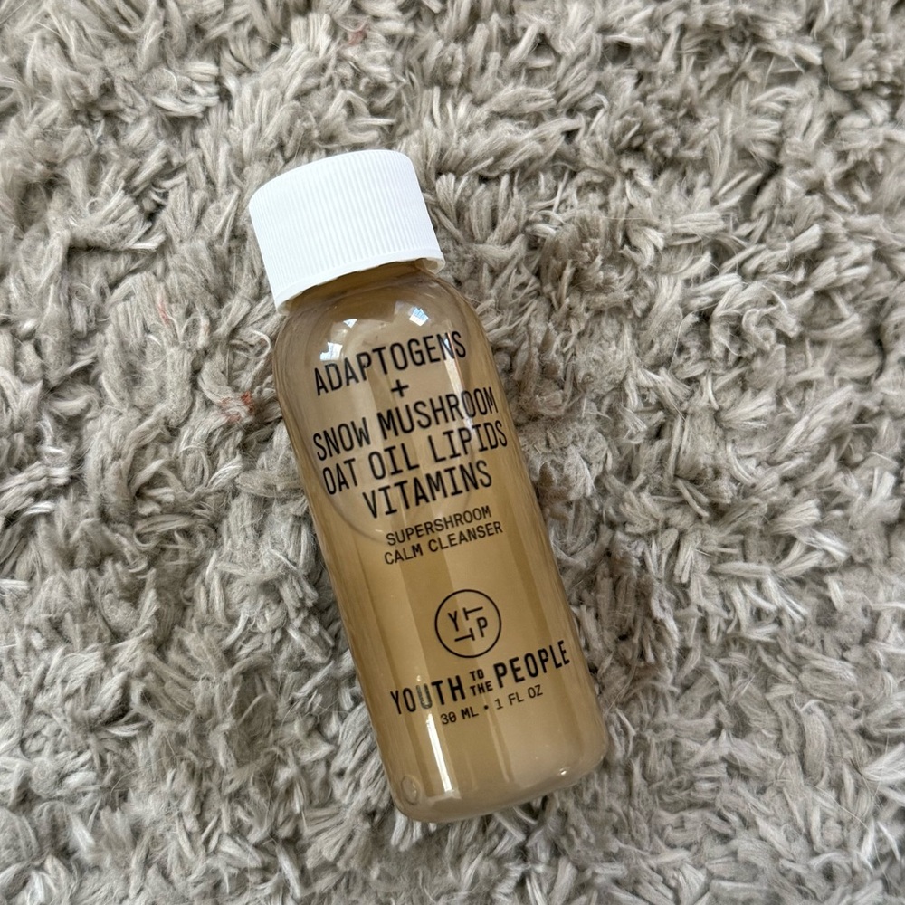 5/25✨supershroom calm cleanser youth to the people